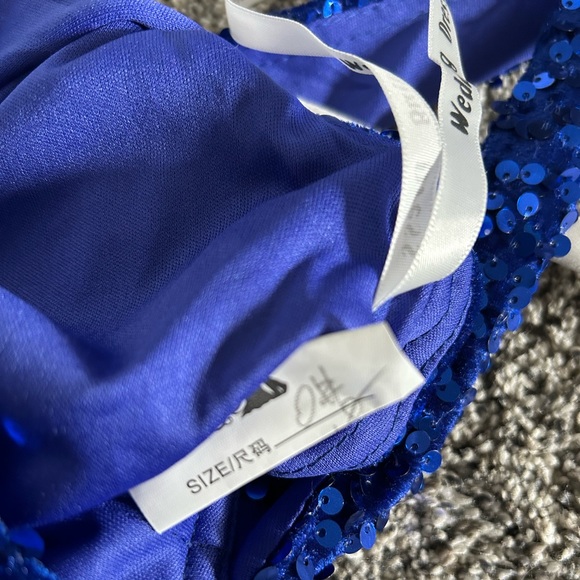 Blue sequins v-neck formal dress - size 0 - Picture 5 of 5